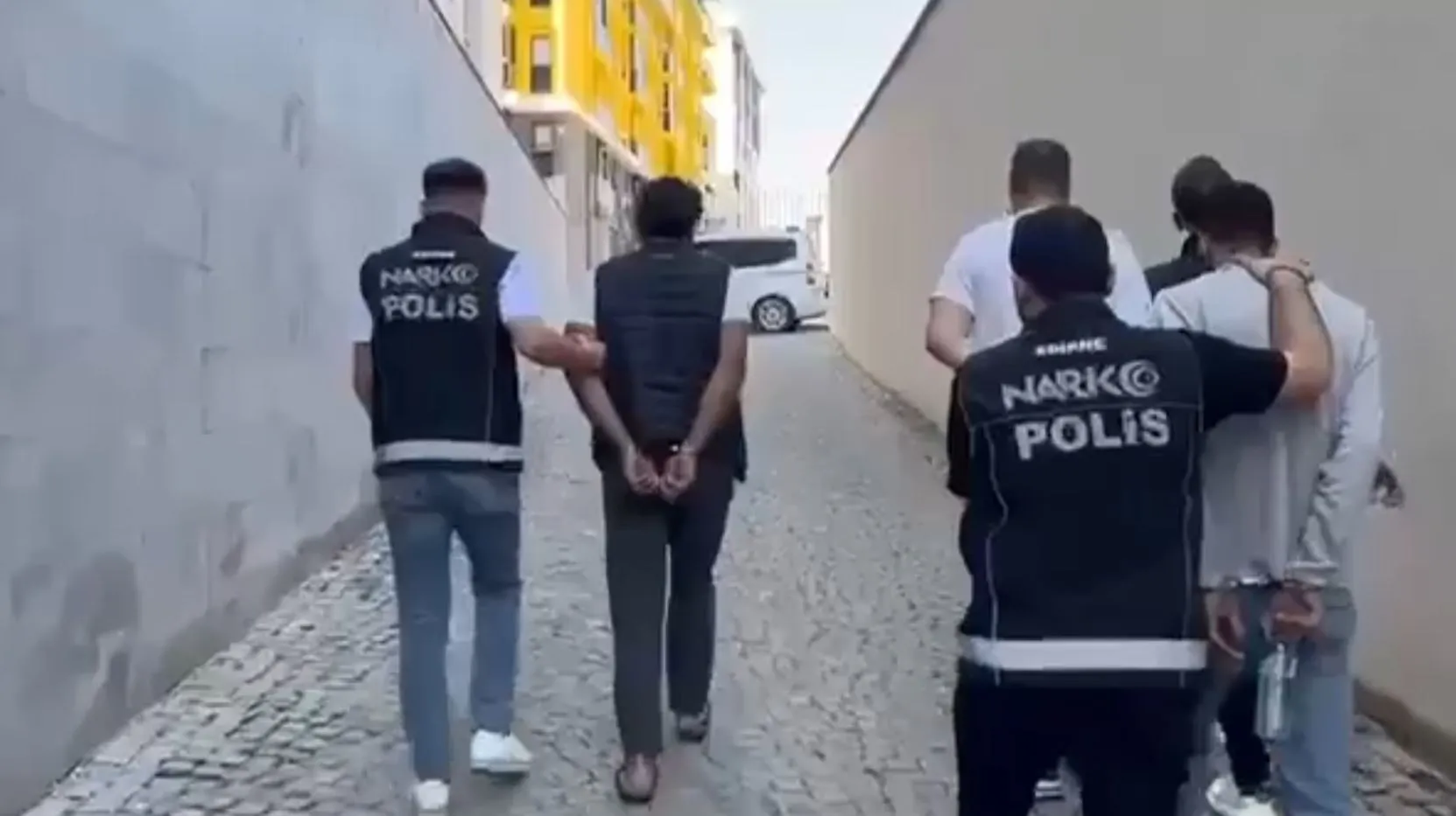 Emniyet güçleri 75 ilde uyuşturucu ağını hedef aldı
