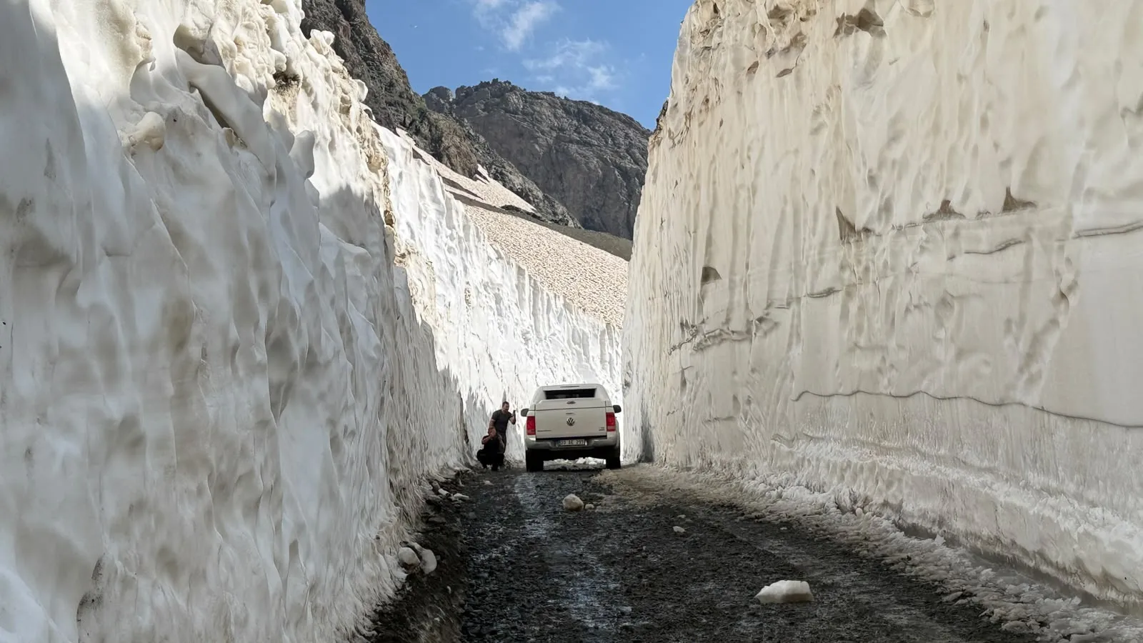 Temmuz ayında kar mesaisi Cilo Dağı’nda yollar açılıyor