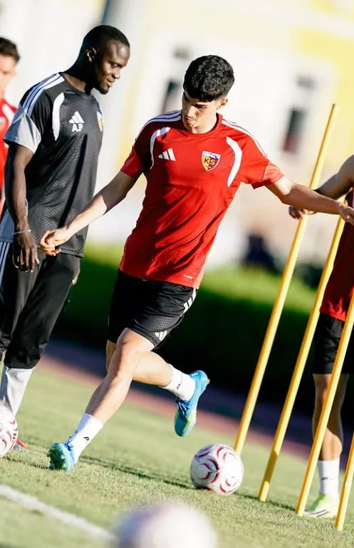 Kayserispor yeni sezon hazırlıklarını kulüp tesislerine taşıdı