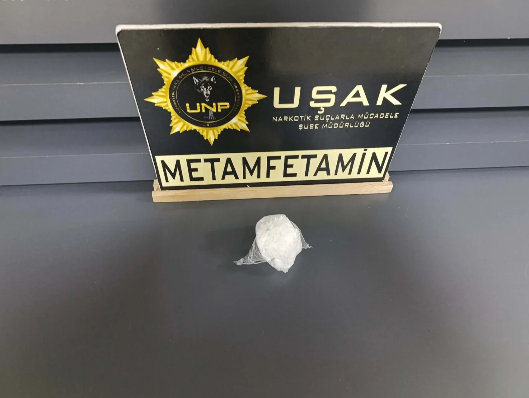Uşak’ta polisin durdurduğu araçtan çıkanlar şoke etti