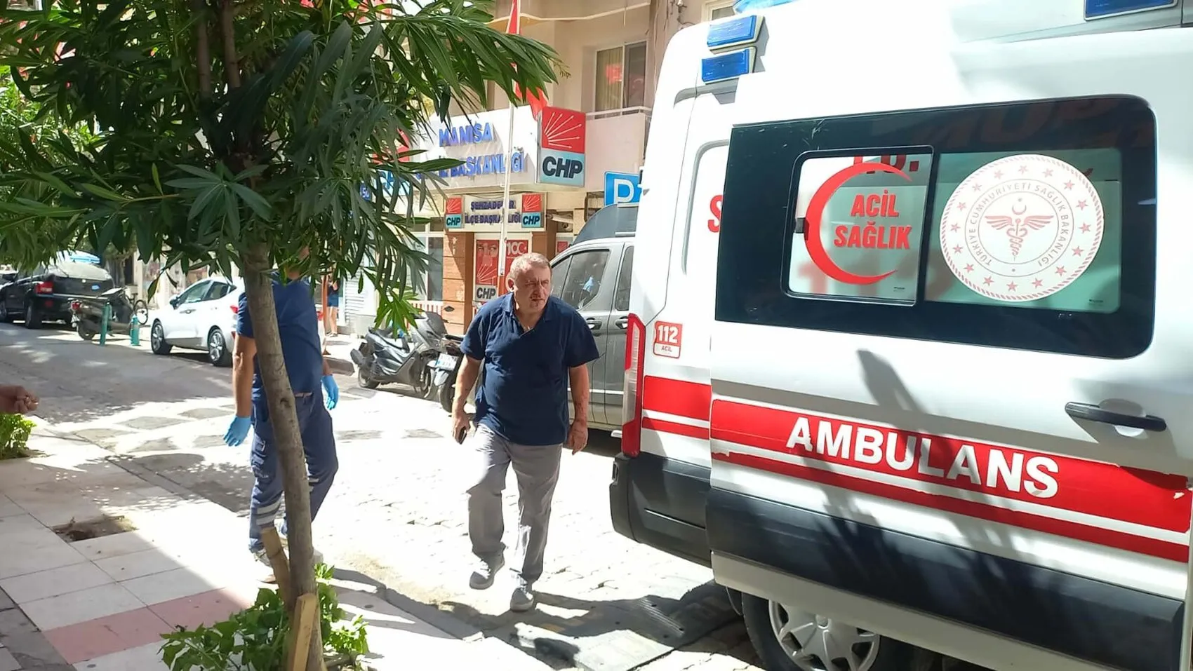 CHP Manisa İl Başkanlığı binasında tartışma kanlı bitti
