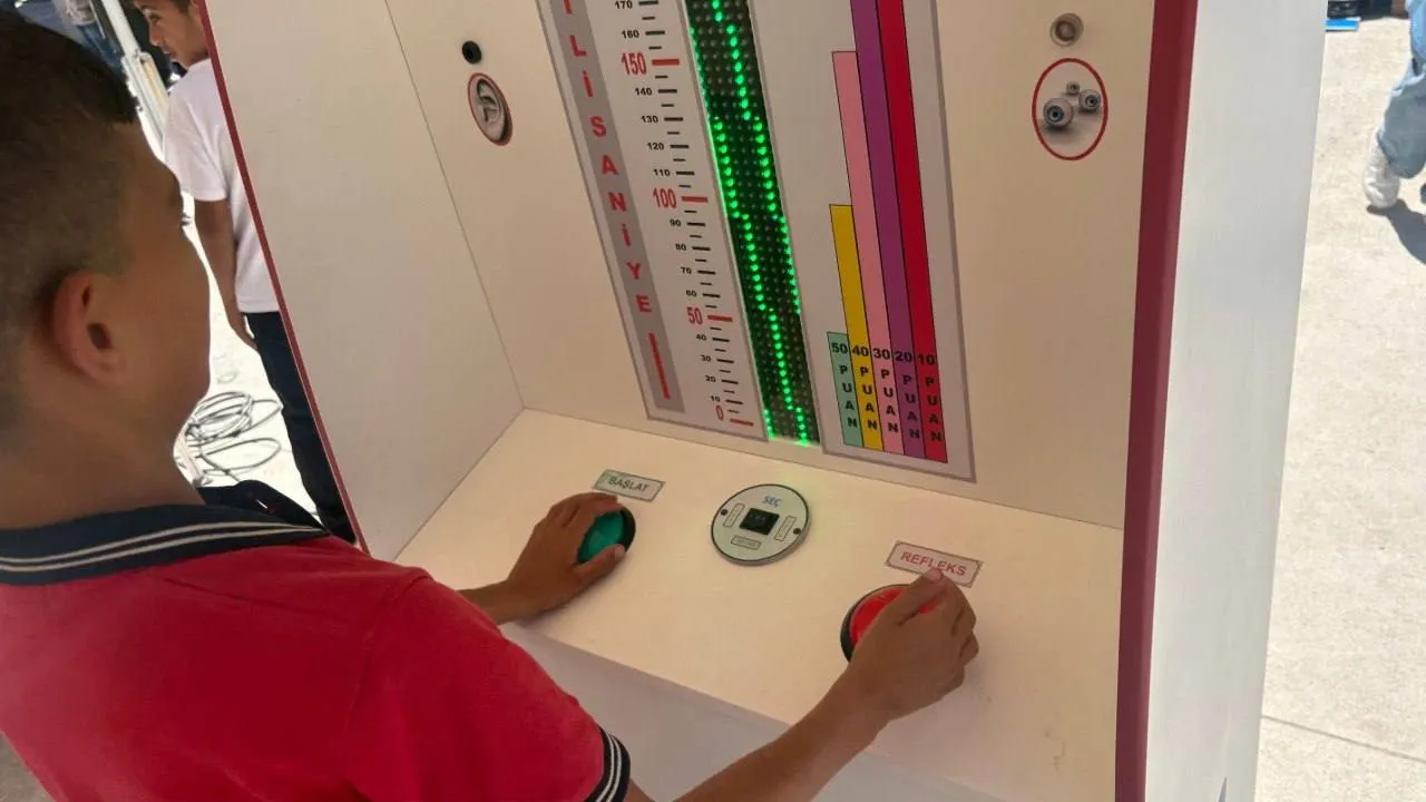 TÜBİTAK köy okullarındaki öğrencileri bilimle buluşturuyor