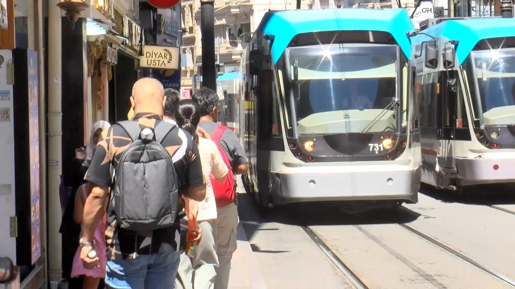 Sirkeci'de tramvay kazası Esnaf hız sınırına dikkat çekti