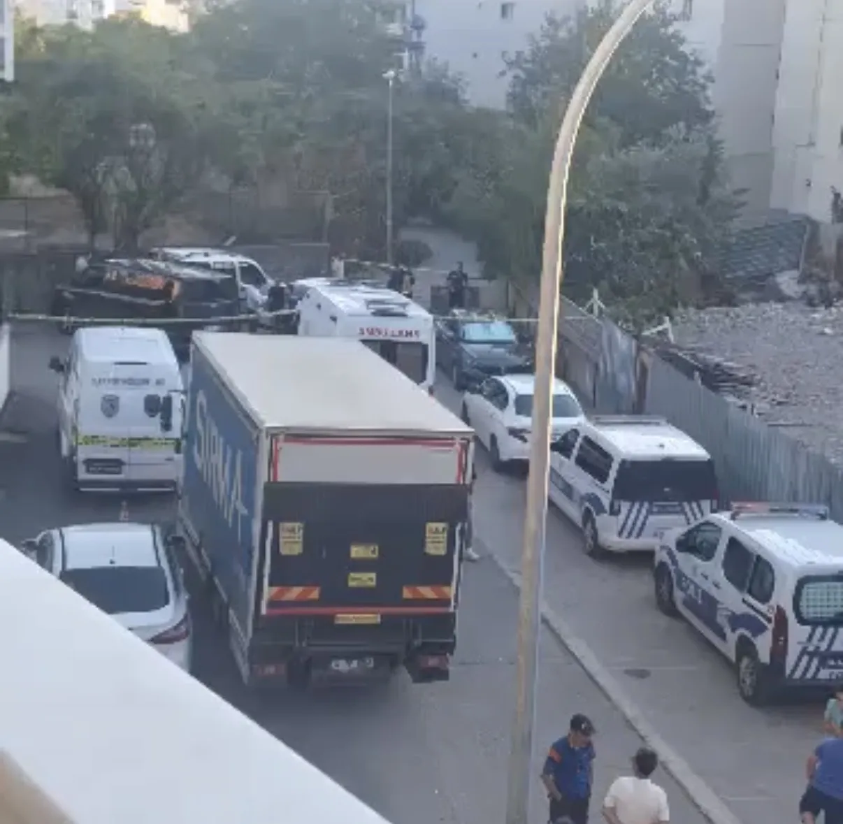 Kartal’da metruk binada cansız kadın bedeni bulundu