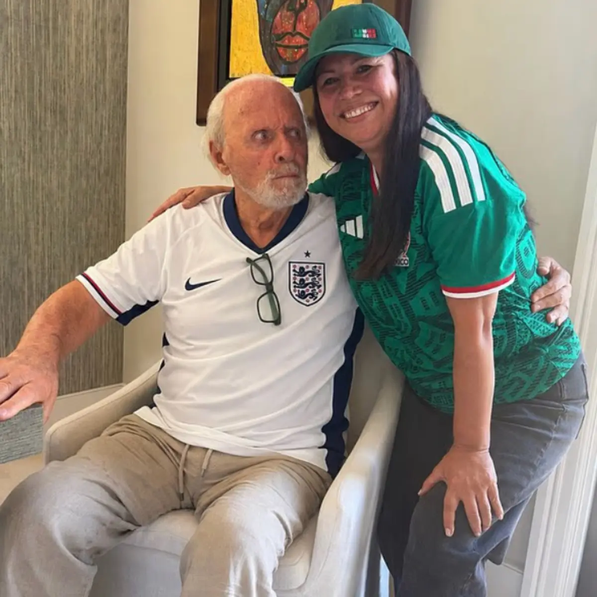 88 yaşındaki Anthony Hopkins, Dünya Kupası heyecanına ortak oldu! Son hali hayranlarını şaşırttı 1