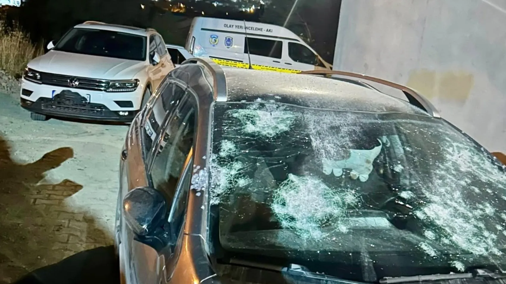 Malatya'da gece yarısı otomobile kurşun yağdırdılar