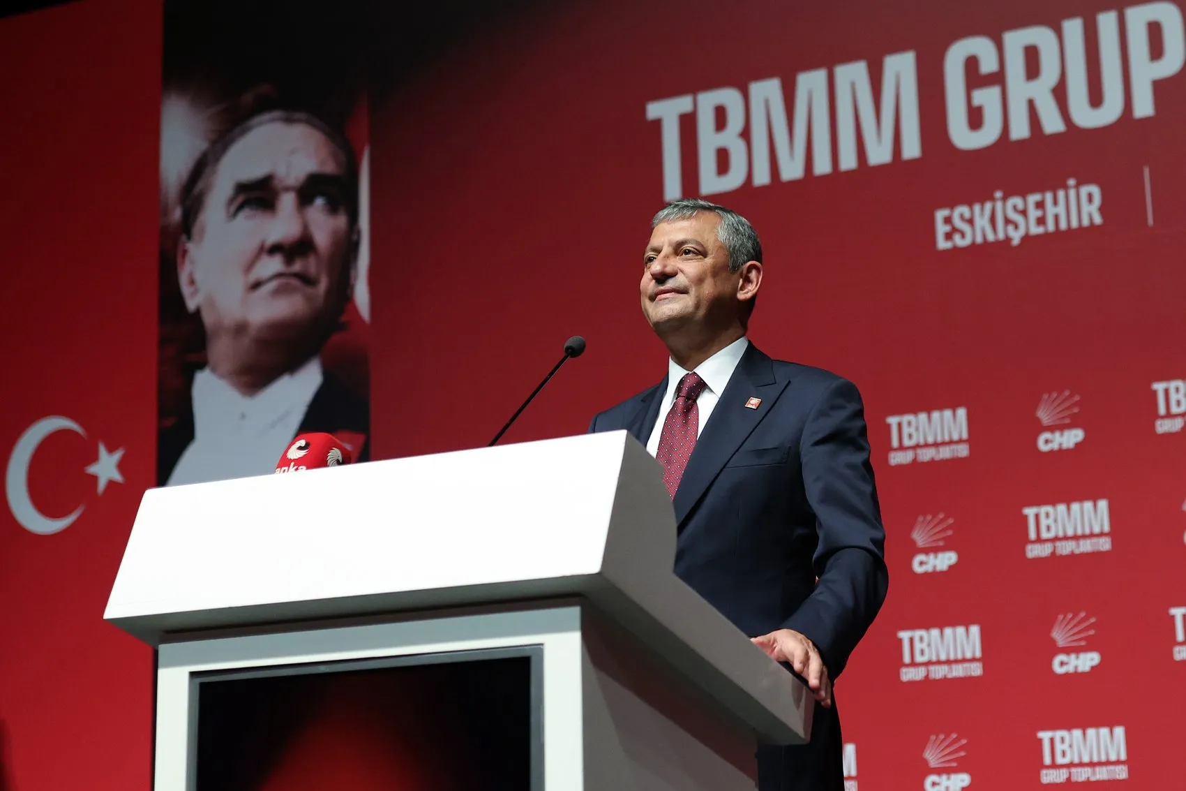 Özgür Özel Eskişehir’de iktidar yürüyüşünü işaret etti