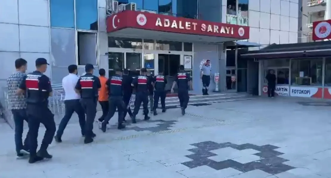 Jandarmadan 16 ilde eş zamanlı dev operasyon