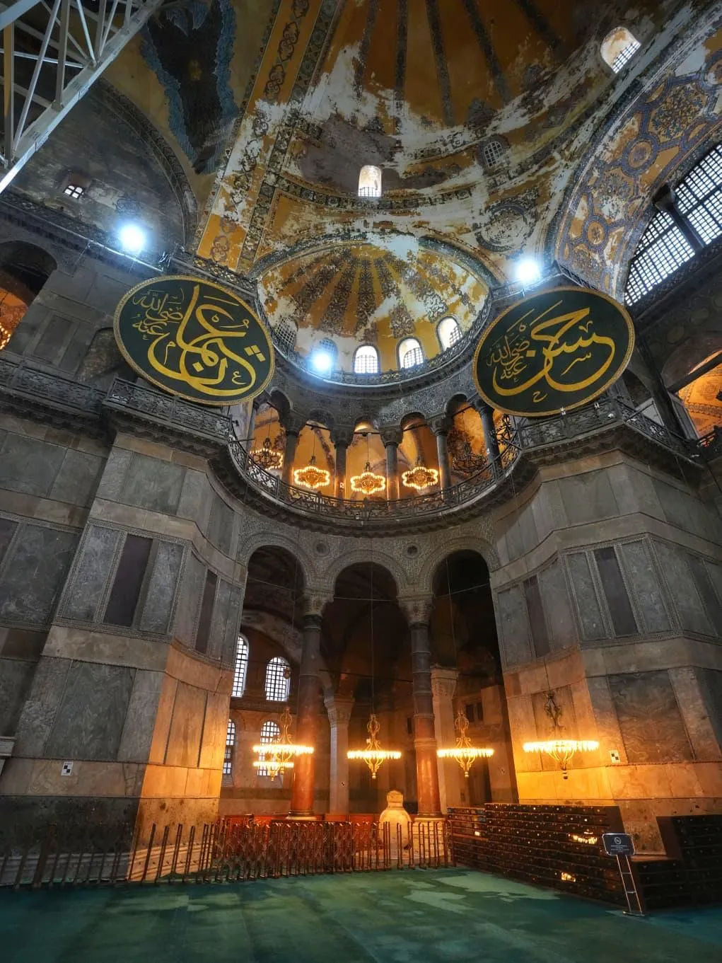Ayasofya’nın kubbesi restorasyon için dev bir koruma kalkanına alınıyor
