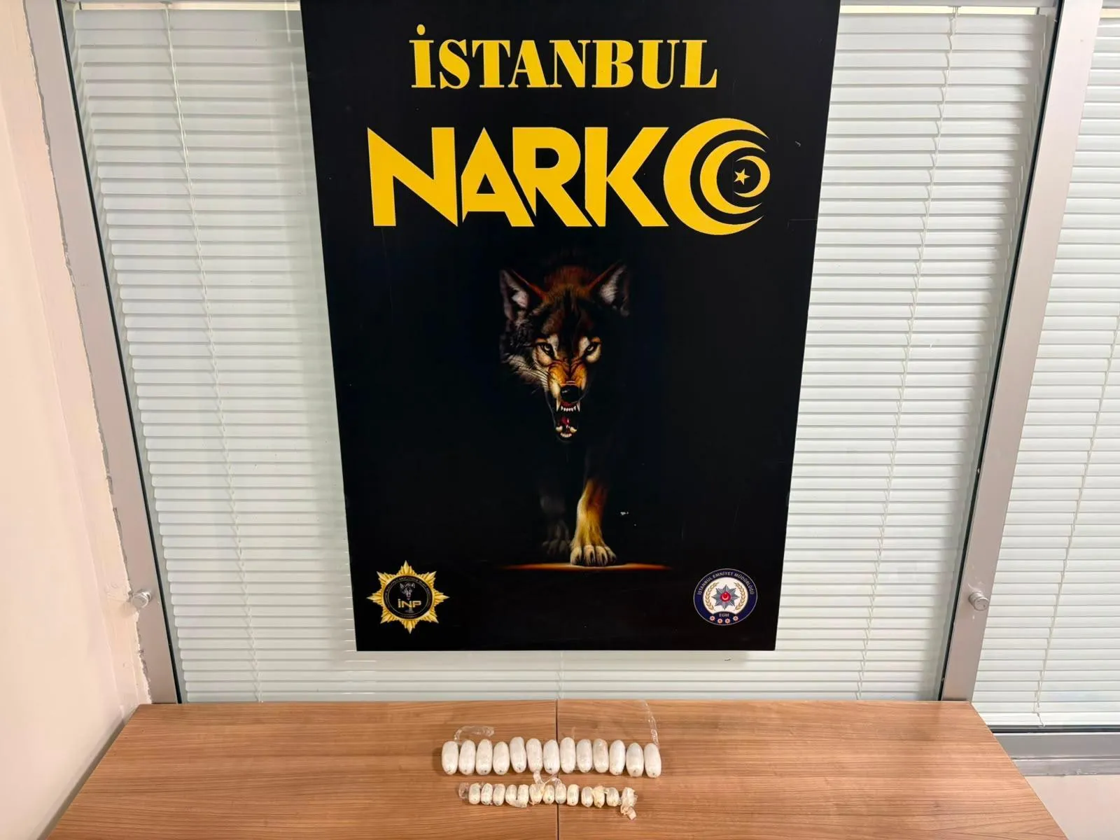 İstanbul Havalimanı'nda midesi uyuşturucu dolu yolcuya suçüstü