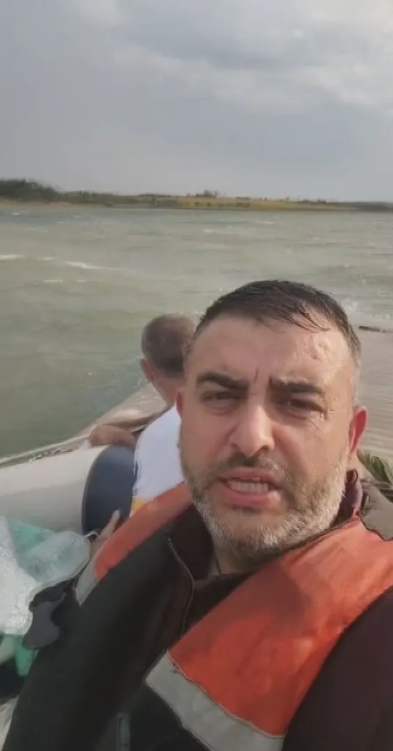 İzinli İtfaiyeci Fırtınada Mahsur Kalan Balıkçıları Kurtardı