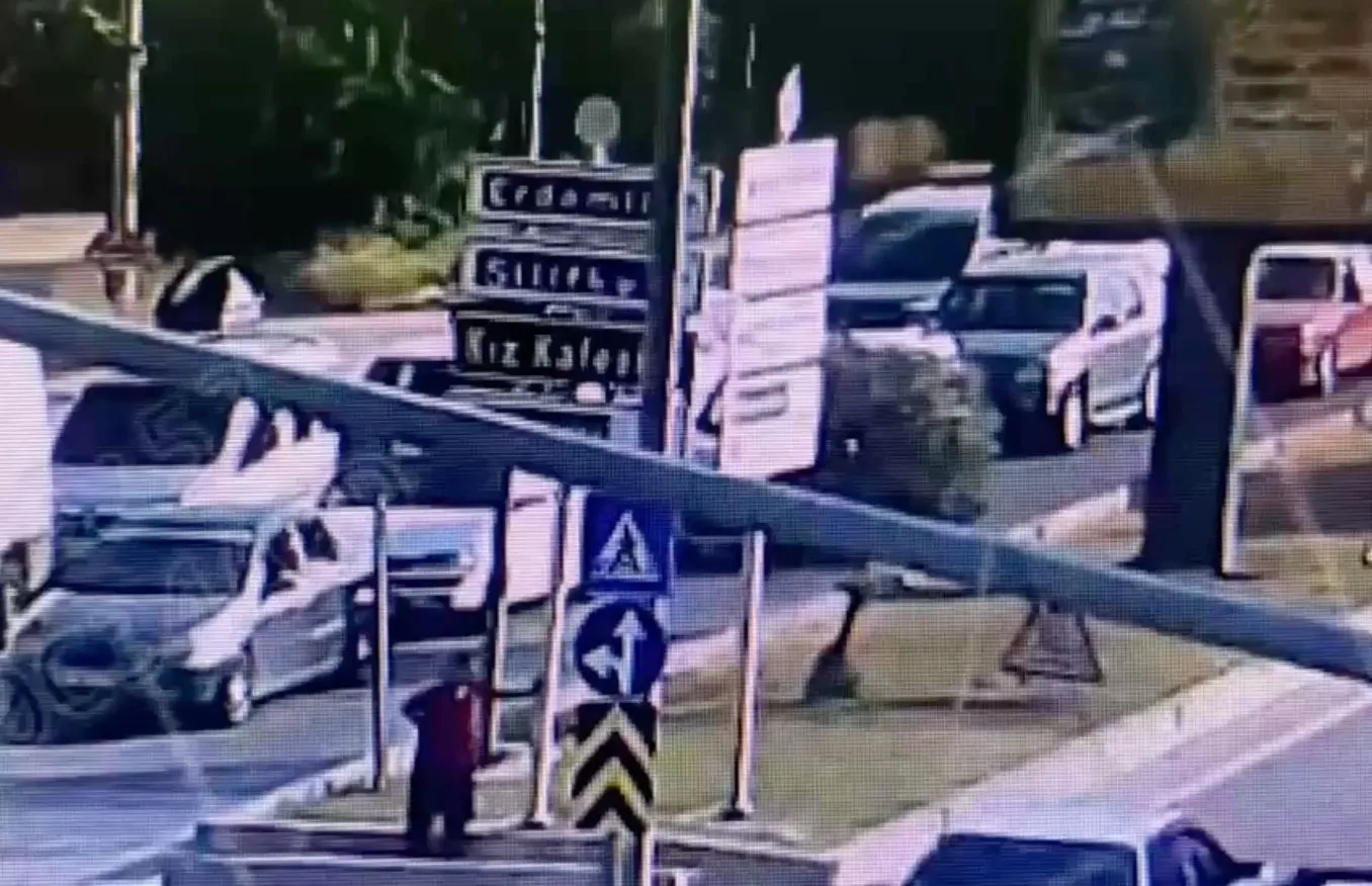 65 yıl aranan dolandırıcı Mersin’de toplu taşımada yakayı ele verdi