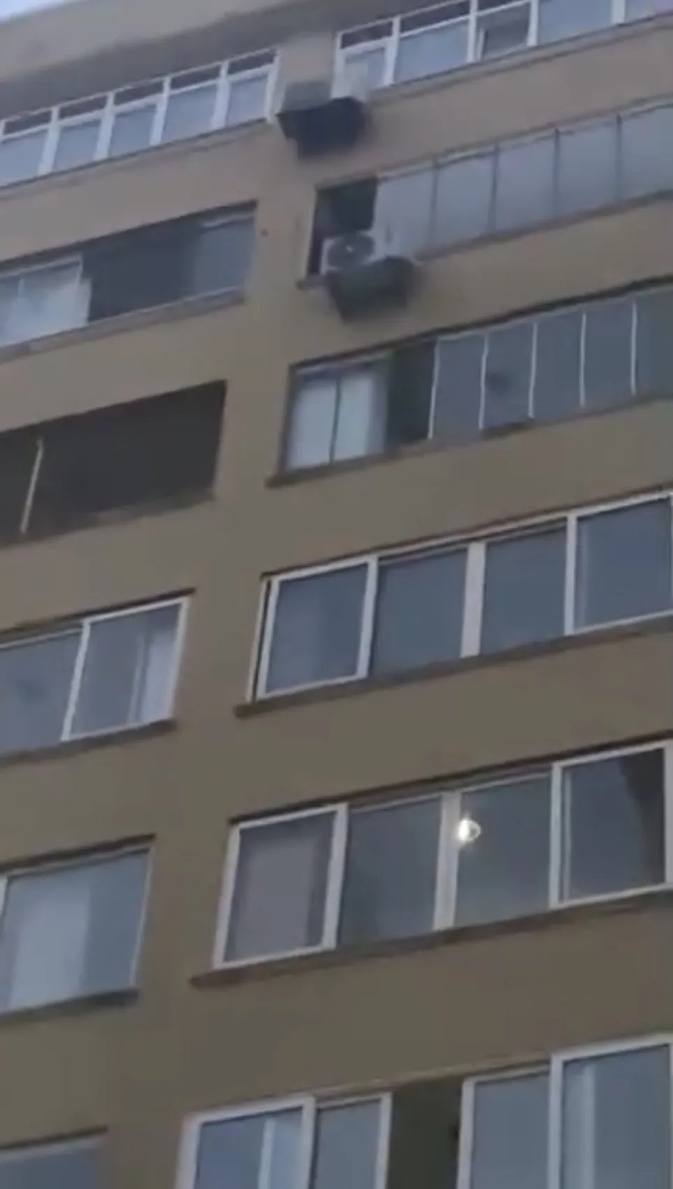 Kağıthane'de 9'uncu kattan düşen bebek hayatını kaybetti