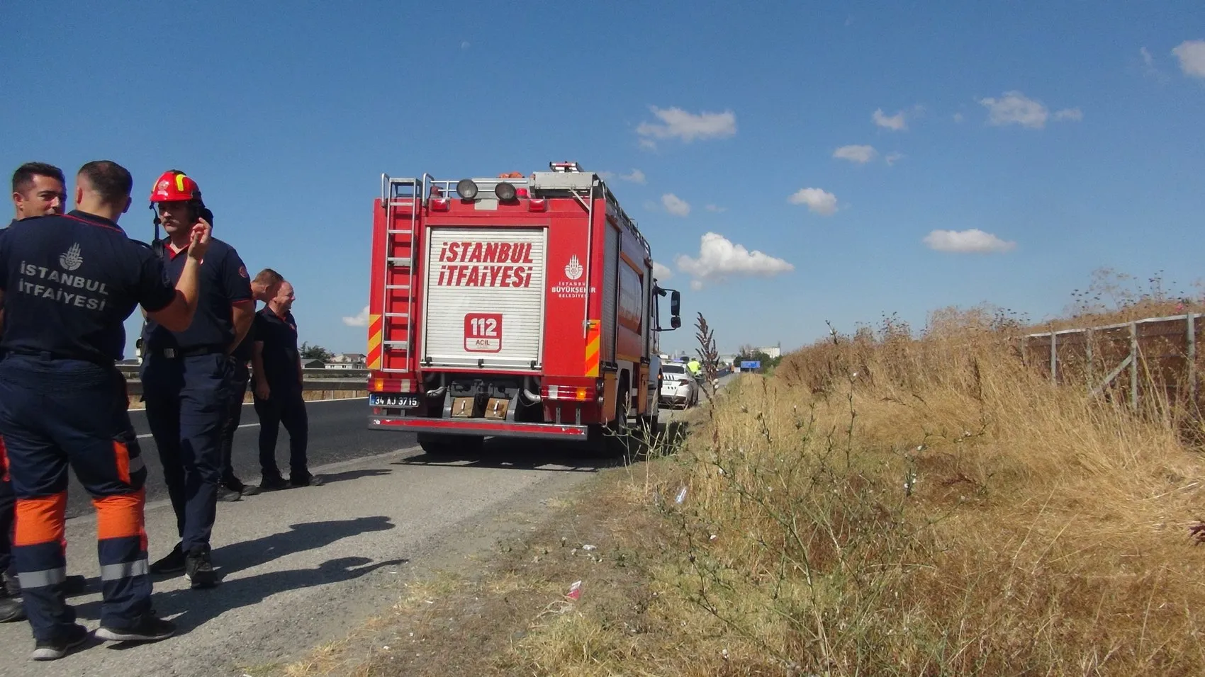 Silivri'de direksiyon başındaki sürücü aniden fenalaştı