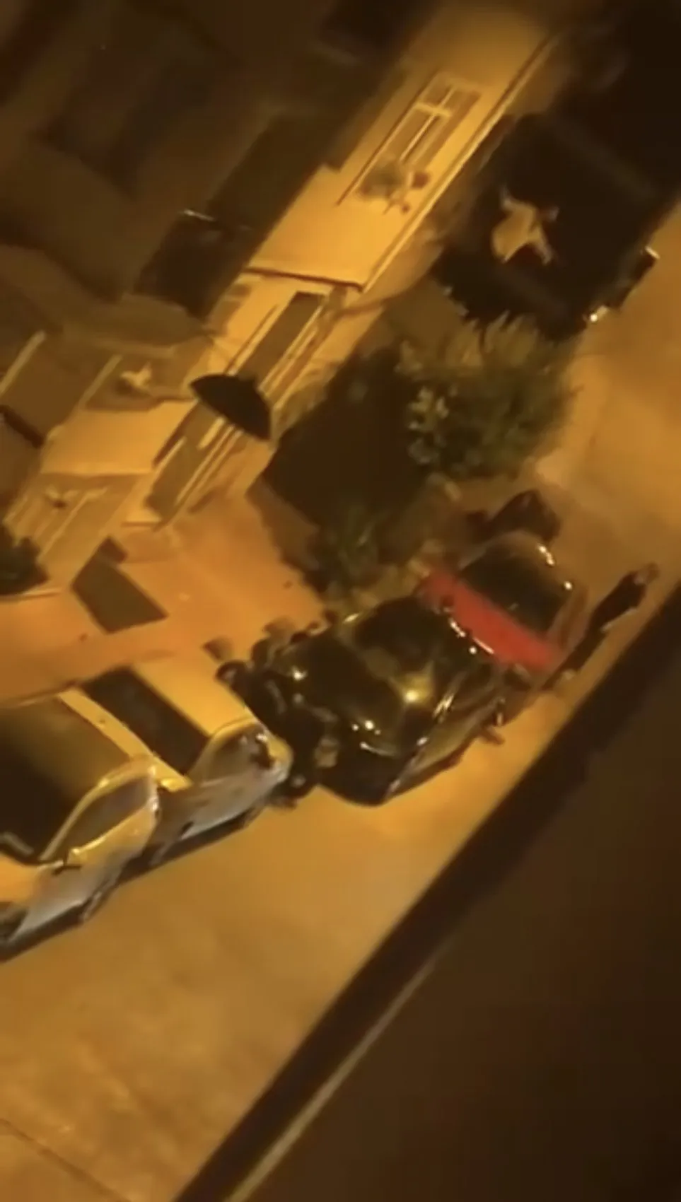 Beyoğlu'nda eski sevgili dehşeti Pencereye tırmanıp dehşet saçtı