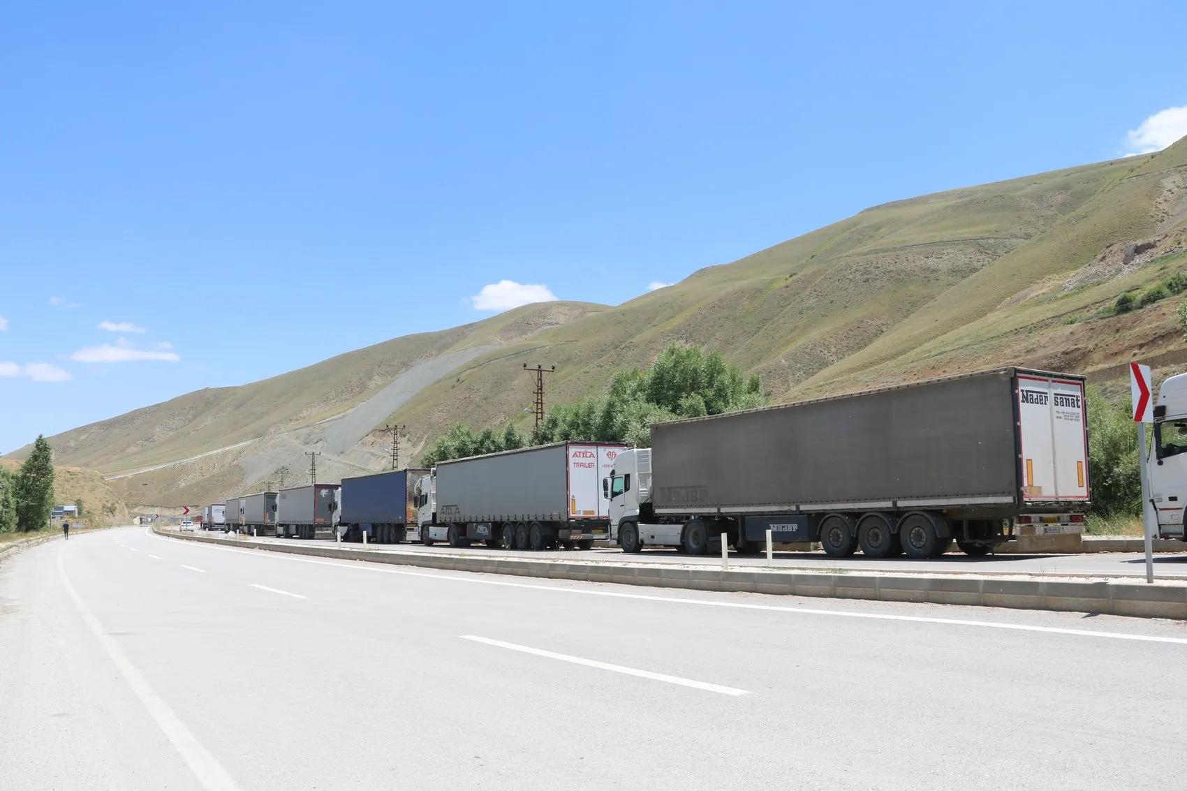 Esendere sınırında 12 kilometrelik TIR çilesi