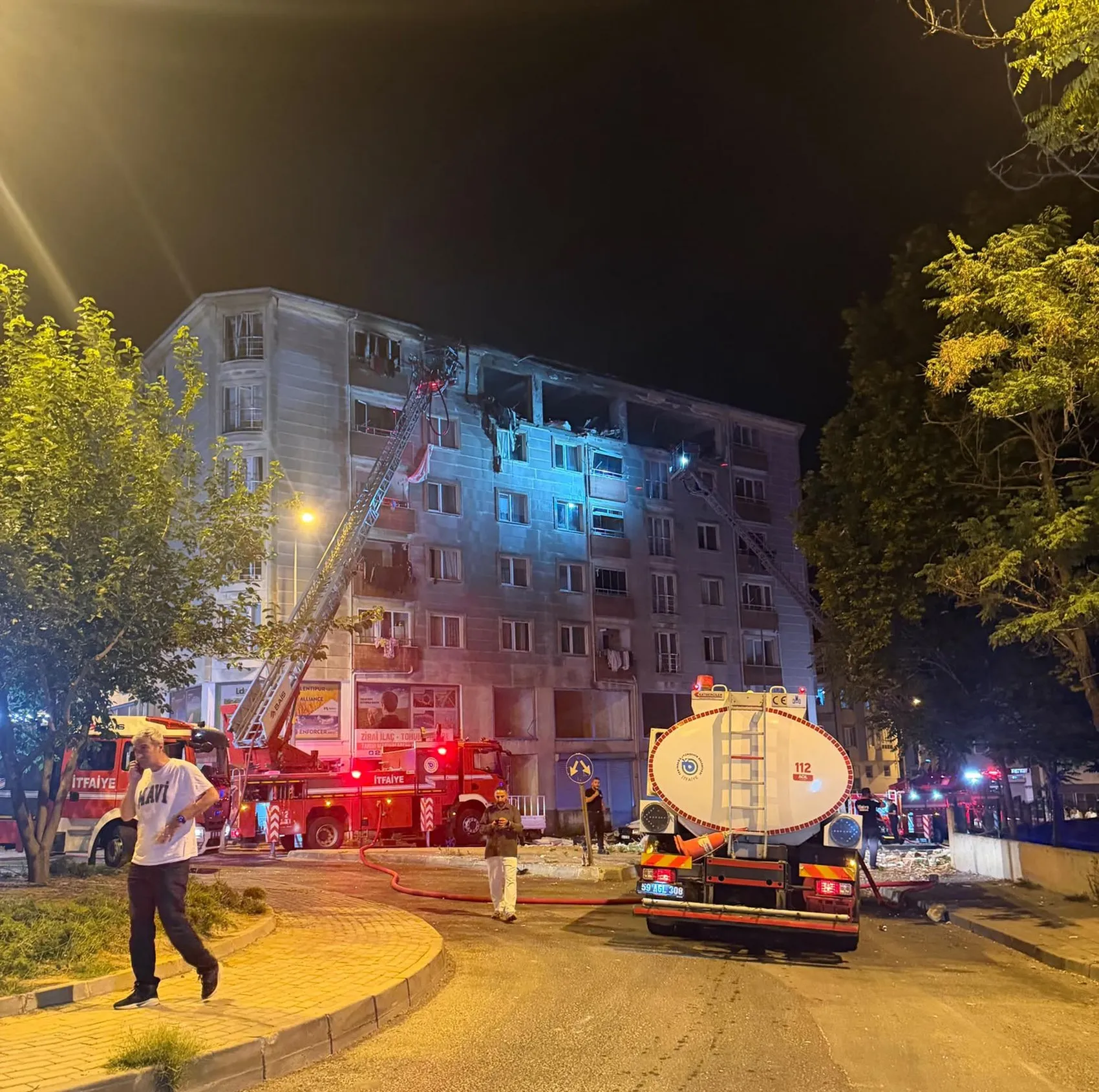 Çorlu'da apartman dairesinde patlama 2 kişi hayatını kaybetti