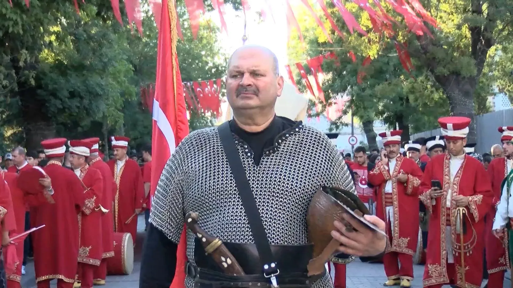 Saraçhane’de 15 Temmuz için dev kortej yürüyüşü yapıldı