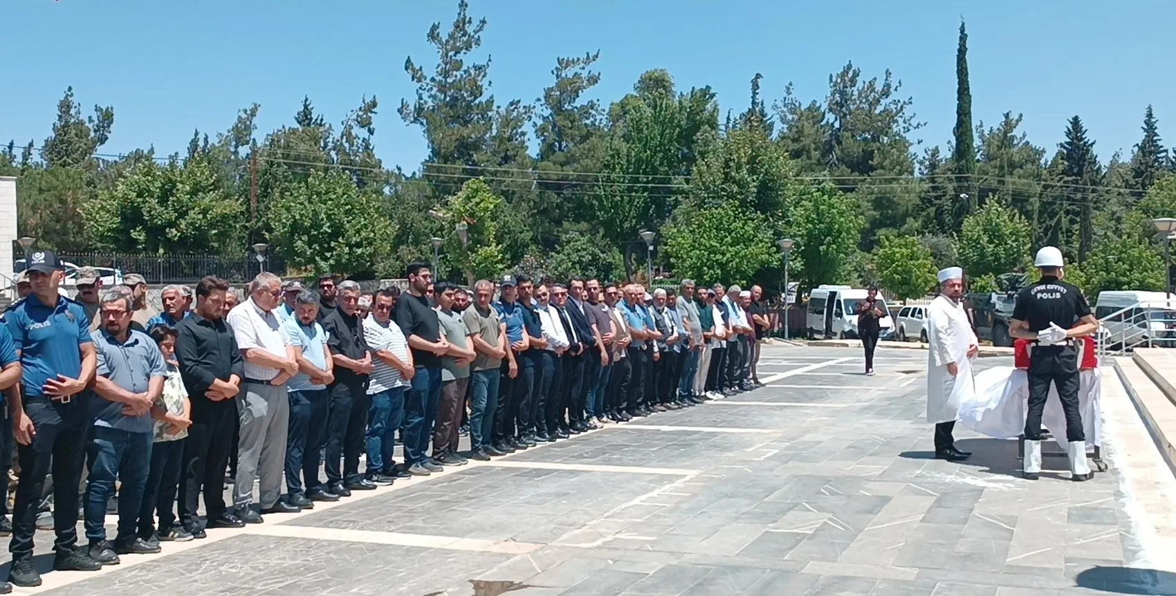 Evladından aldığı karaciğerle yaşama tutunamayan polis memuru hayatını kaybetti