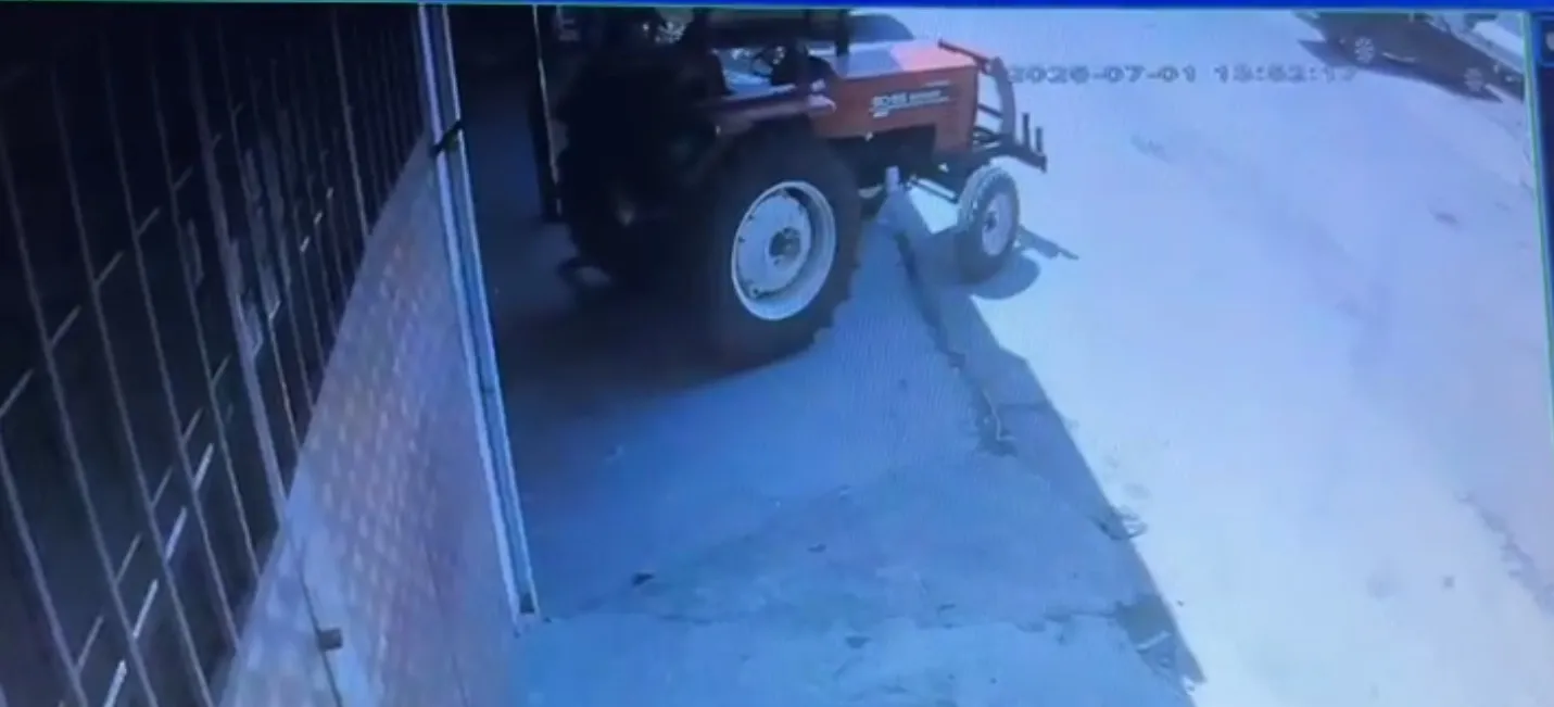 Osmaniye'de sürücüsüz traktör trafiği birbirine kattı