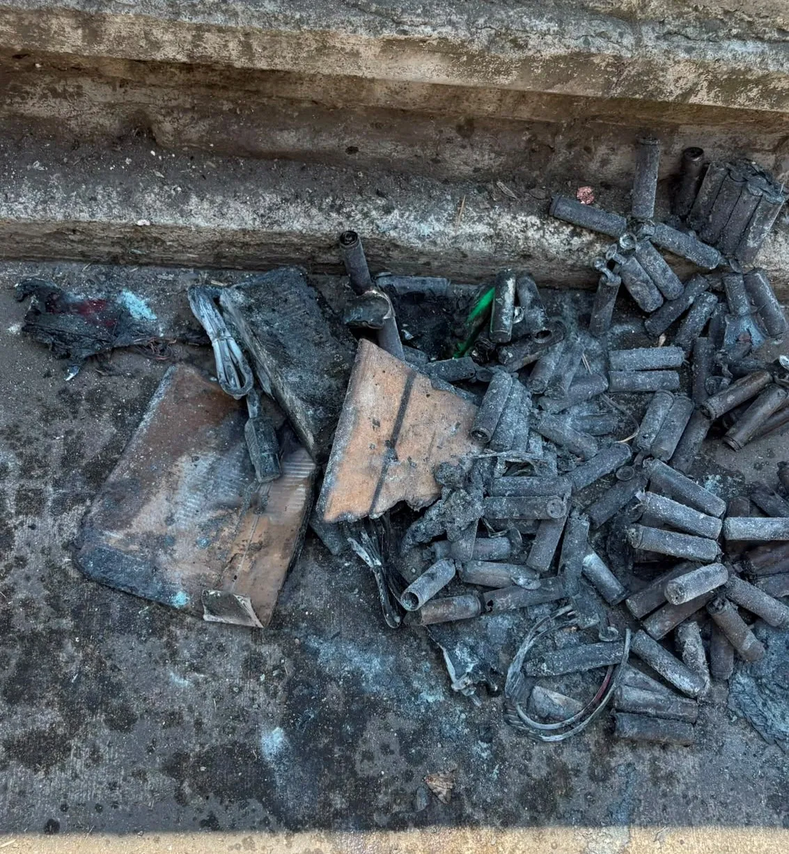 Samsun'da bir kargo kolisi aniden alev aldı