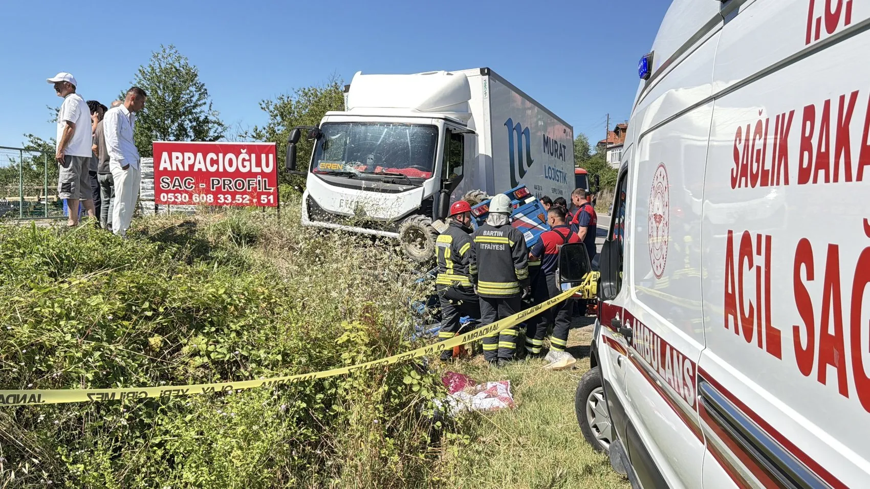 Bartın'da kamyon ve tarım aracı çarpıştı Bir ölü