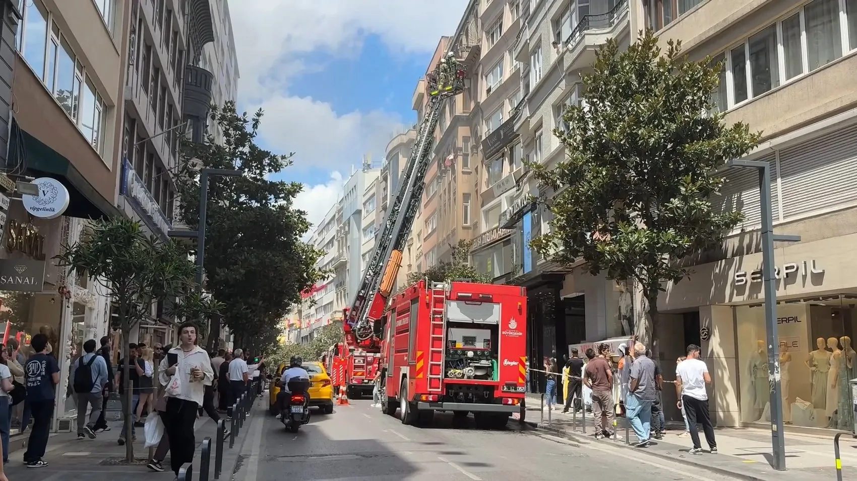 Nişantaşı’nda elektrik panosu paniği