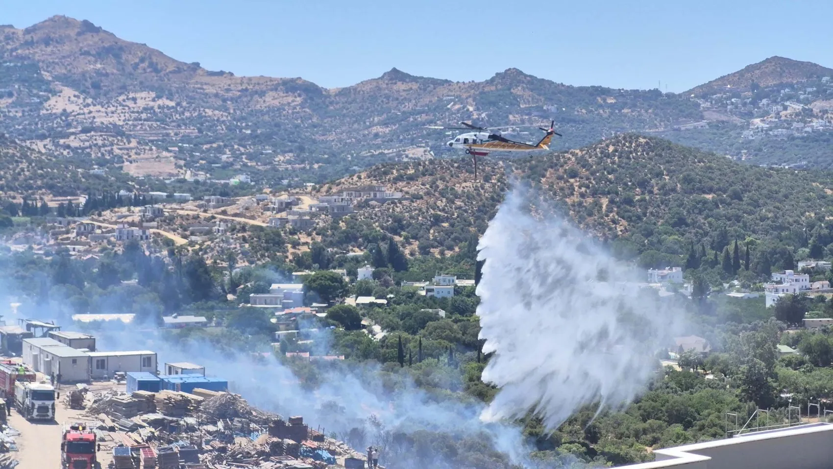 Bodrum’da şantiye yangını ormana sıçradı