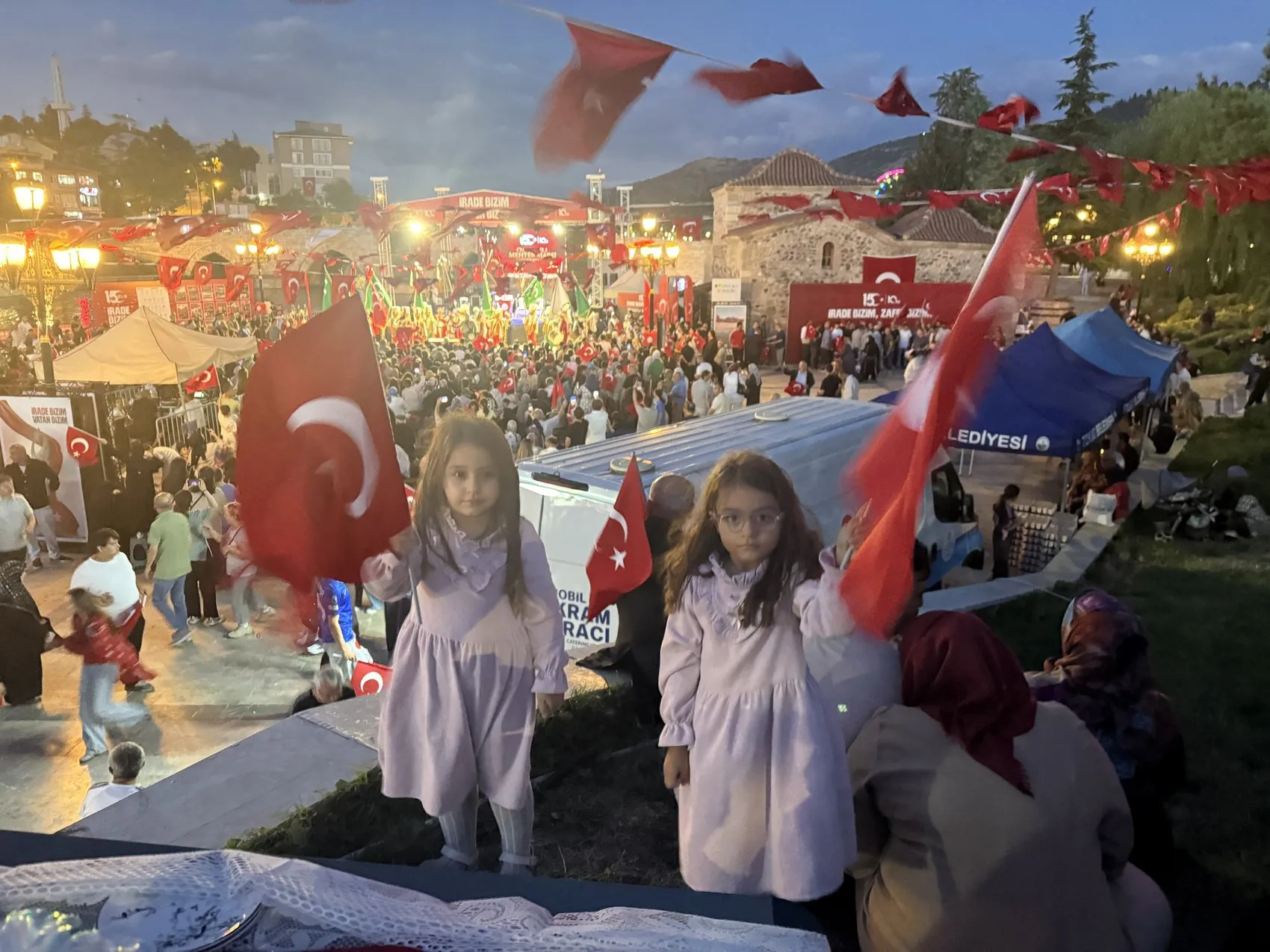 Tokatlılar 15 Temmuz demokrasi nöbetinde bir araya geldi