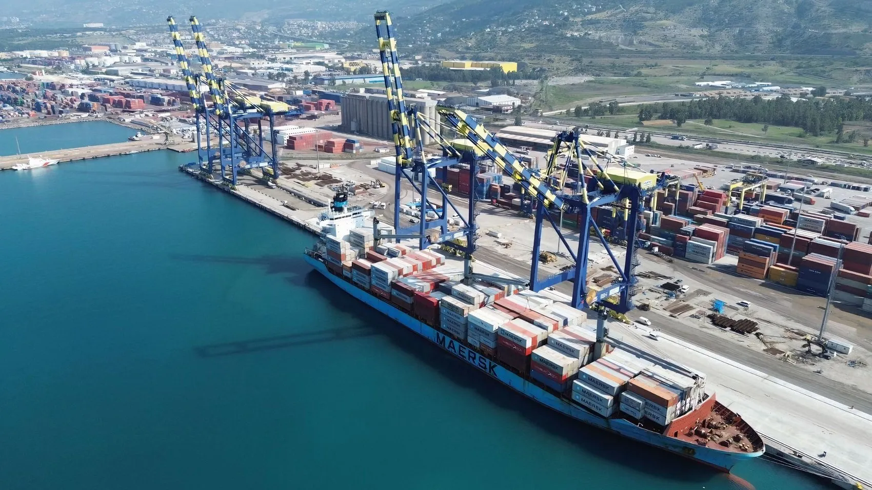 Türk limanları küresel gerilime rağmen büyümeyi başardı