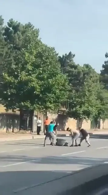 Gebze trafiğinde sopalı saldırı kamerada