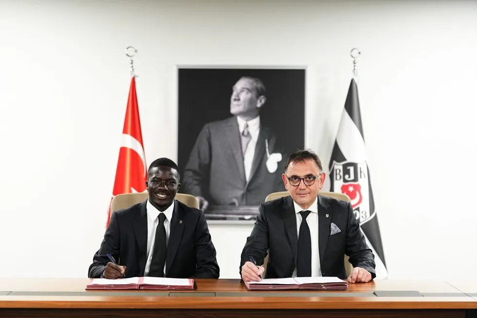 Beşiktaş sol bek sorununu Monaco’dan gelen genç isimle çözdü