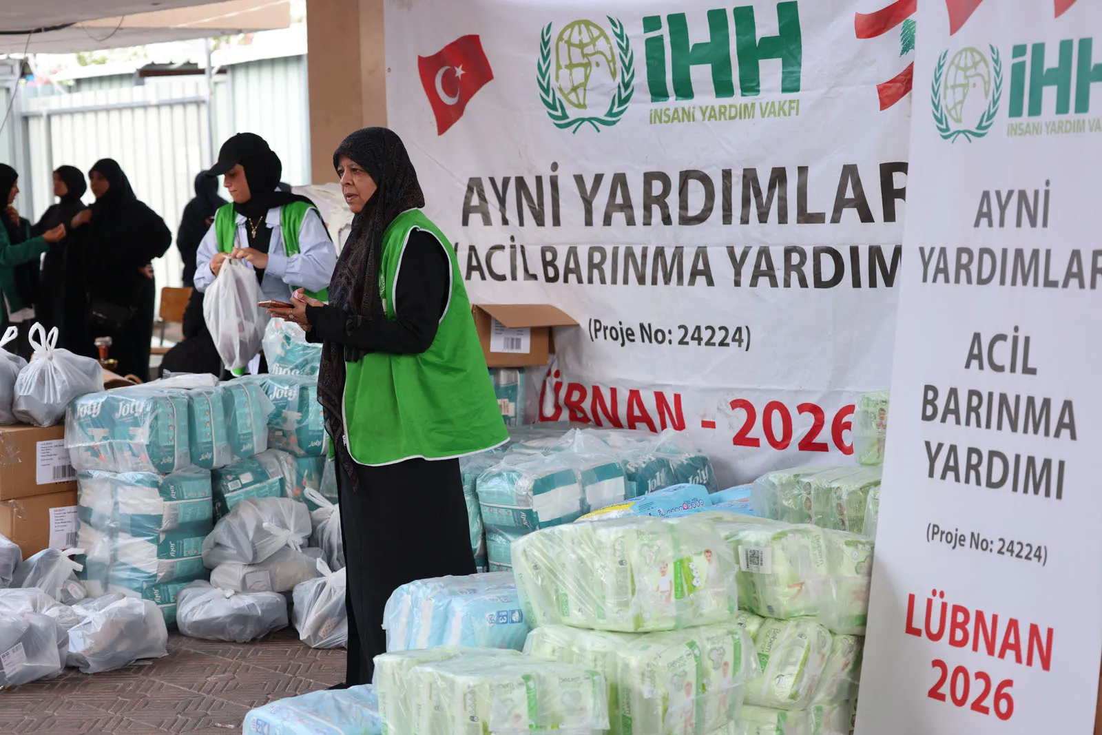 Lübnan’da evsiz kalan binlerce aile için yardım köprüsü kuruldu