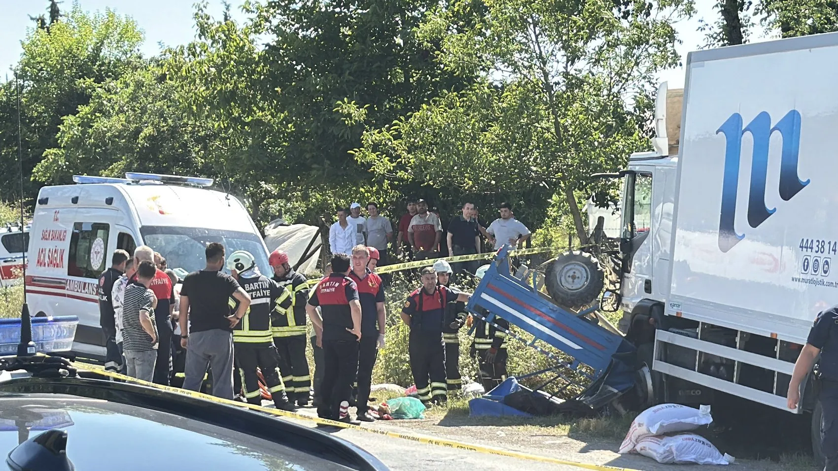 Bartın'da kamyon ve tarım aracı çarpıştı Bir ölü