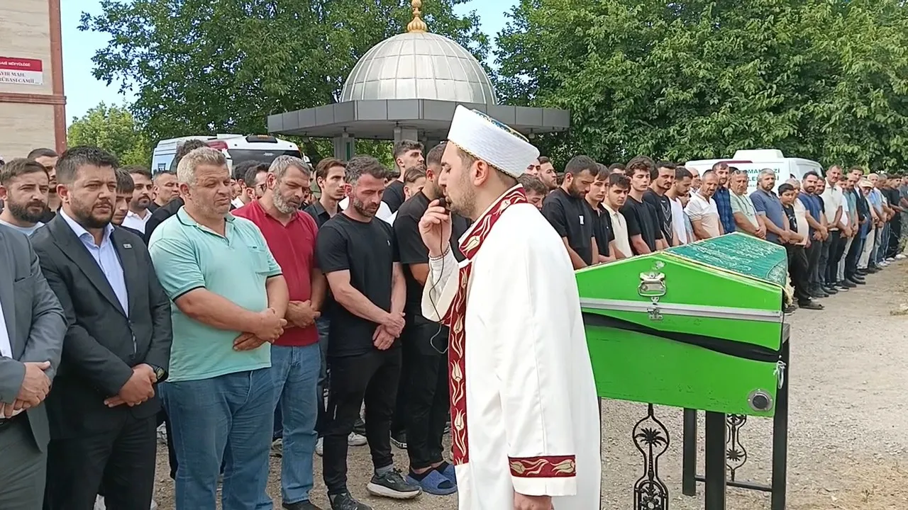 İznik Gölü'ndeki acı kayıp Bünyamin Kadı son yolculuğuna uğurlandı