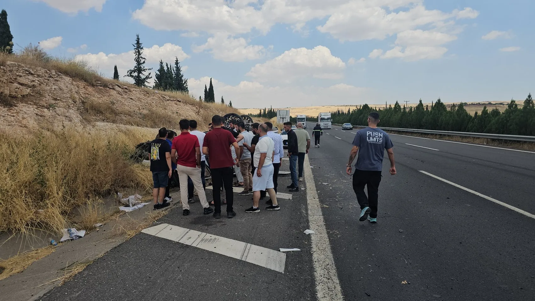 Şanlıurfa'da cip kaza yaptı sürücü yaralı kurtuldu