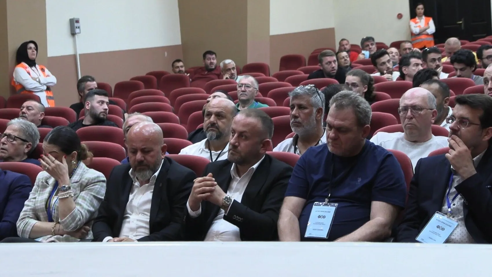 Altay’ın kaderini 93 kişi belirleyecek