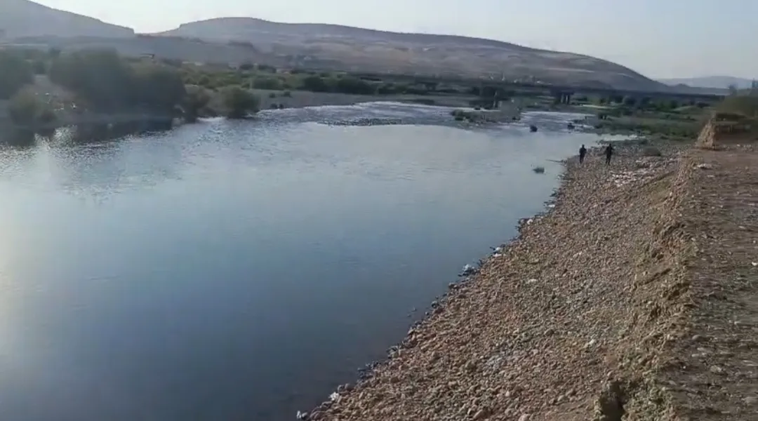 Batman'da serinlemek isteyen çocuk çayda can verdi