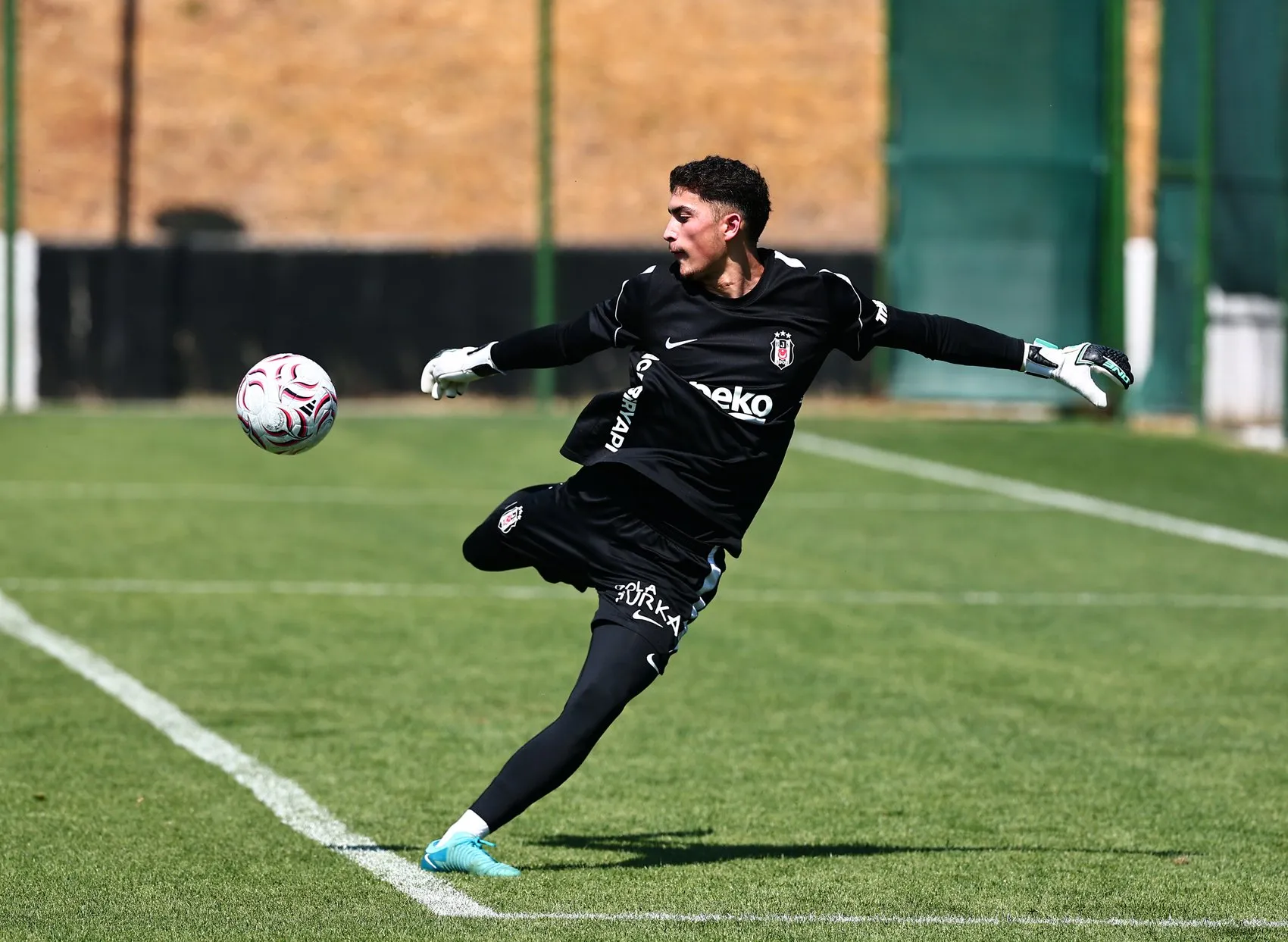 Beşiktaş Avrupa kampı için yola çıkıyor