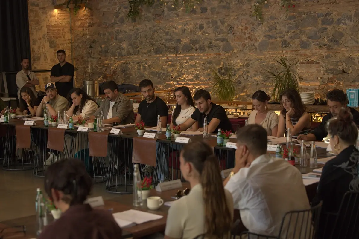 "Anne Yarısı" oyuncuları okuma provasında bir araya geldi! Cihangir Ceyhan ve Burcu Özberk başrolde 3