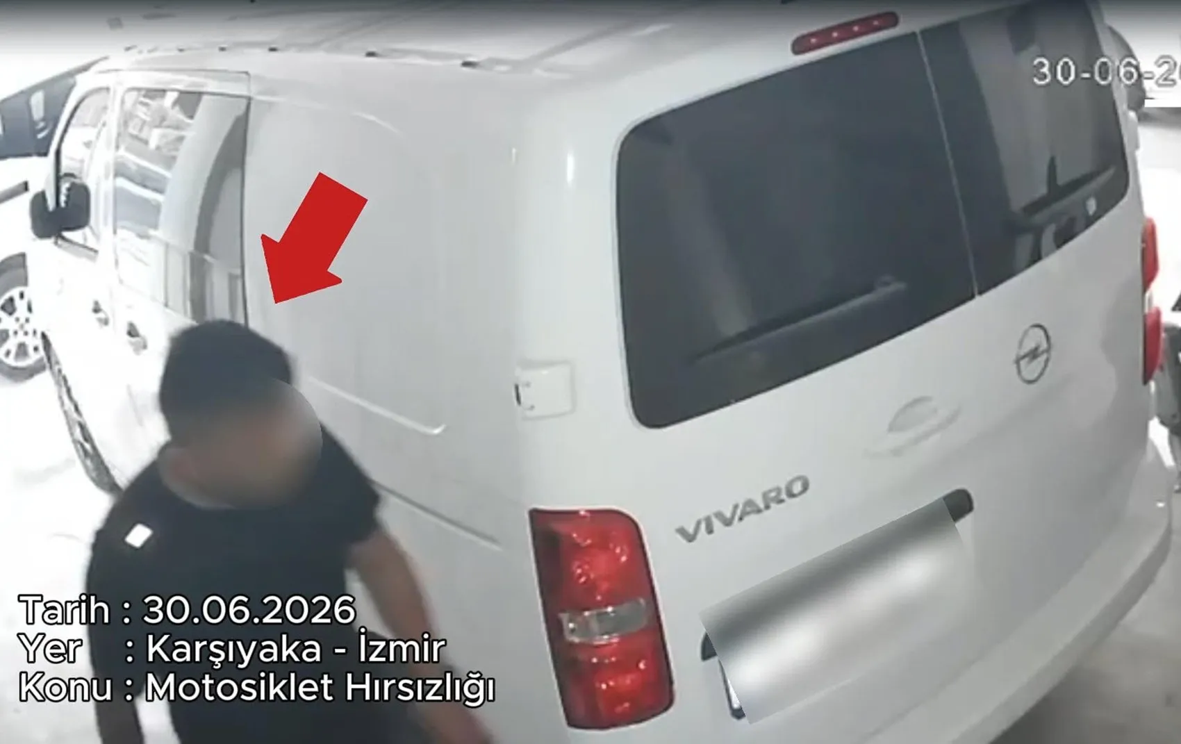 İzmir'de motosiklet hırsızına kamera engeli