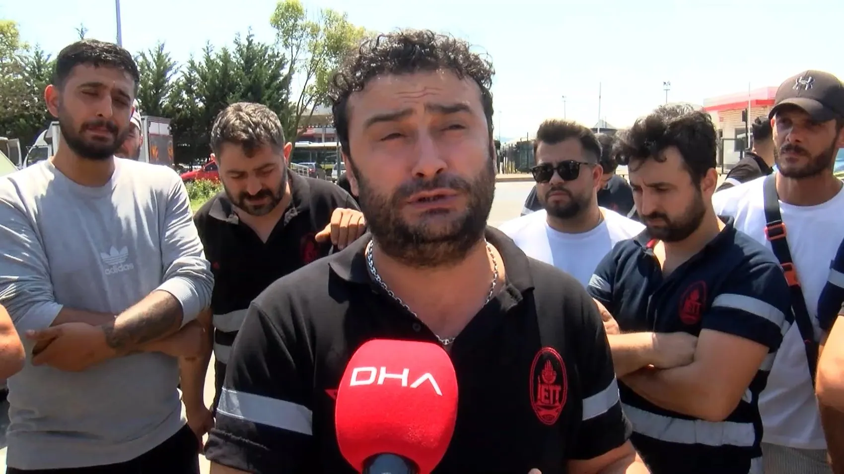 Pendik İETT garajında 300 işçi maaşları için iş yavaşlatıyor