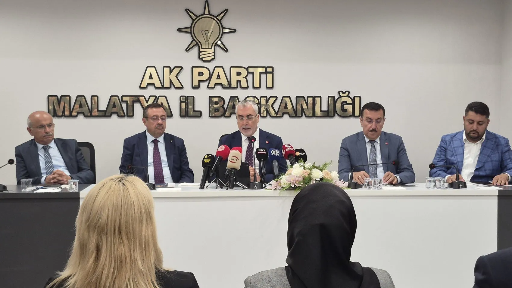 Bakan Işıkhan Malatya’dan dünya siyasetine seslendi