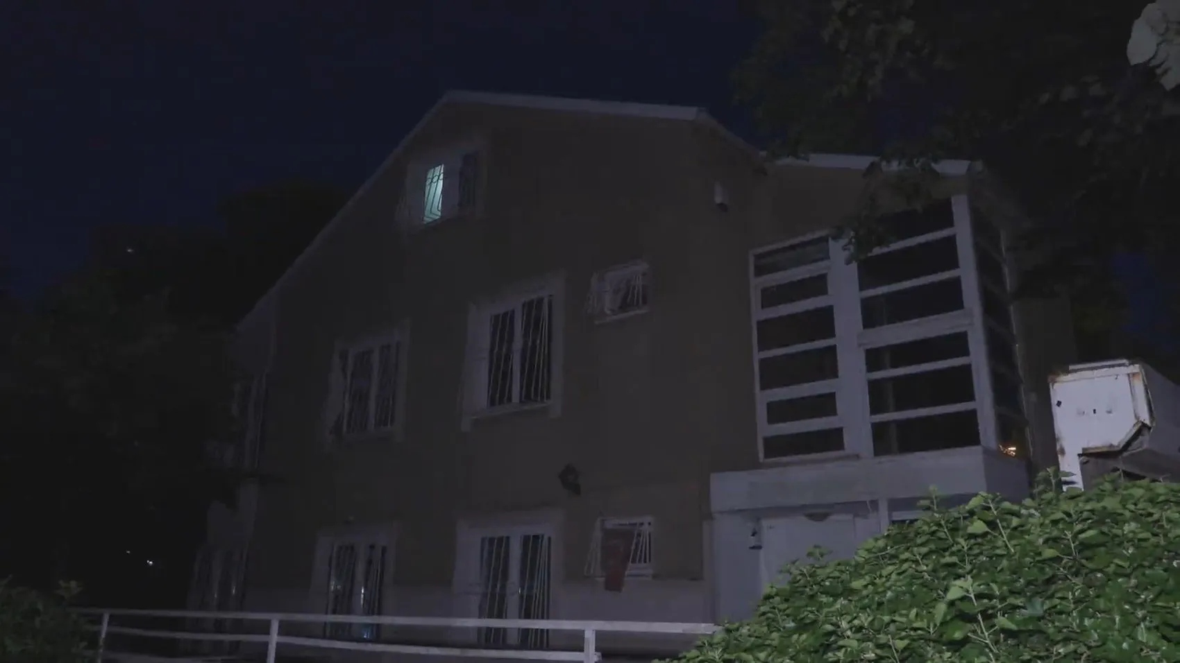 Haluk Levent Bursa'da gözaltına alındı ve Ahbap ofisleri arandı