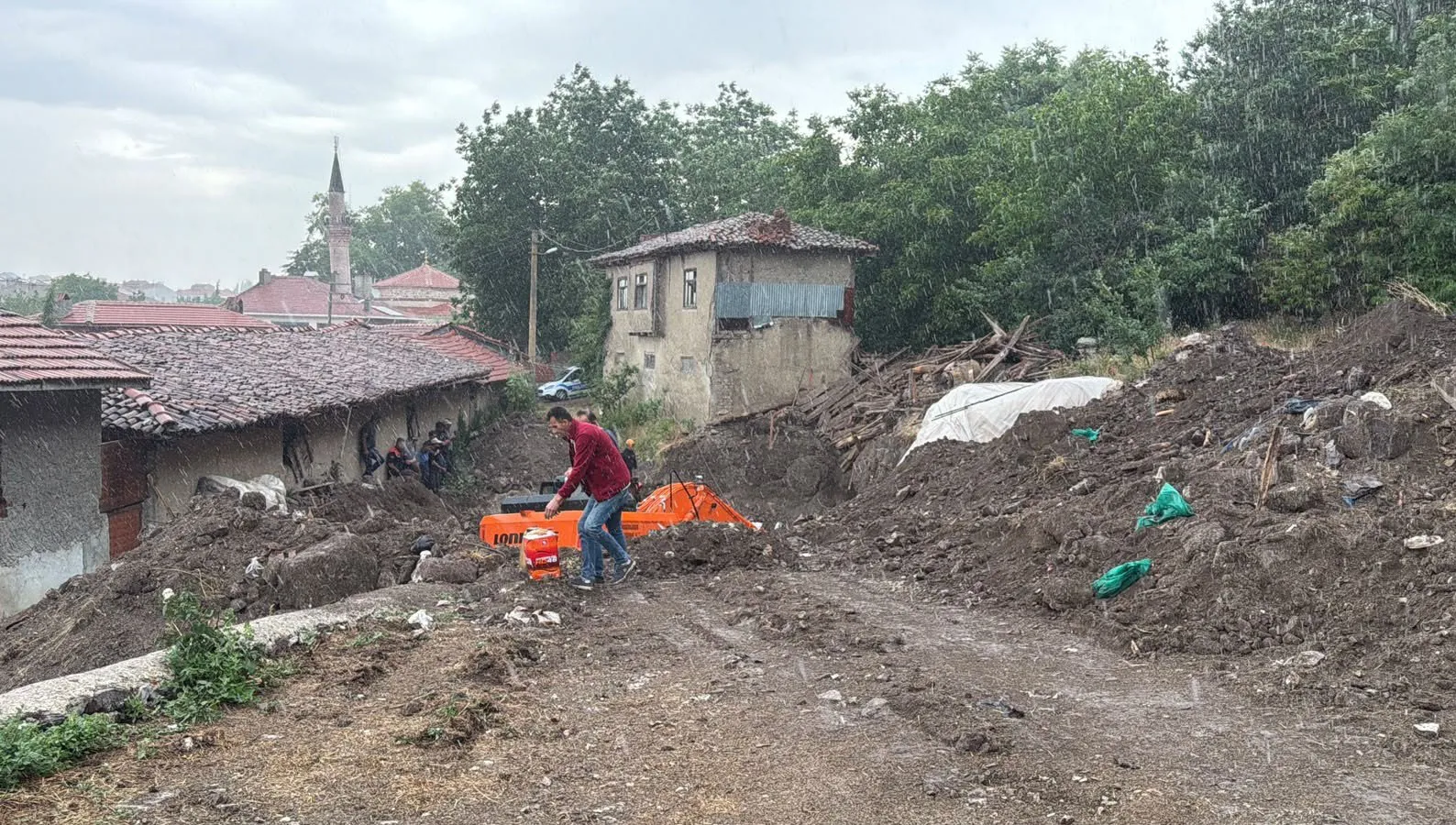 Eskişehir’de define hüsranı 12 metrelik tünel mezar oldu
