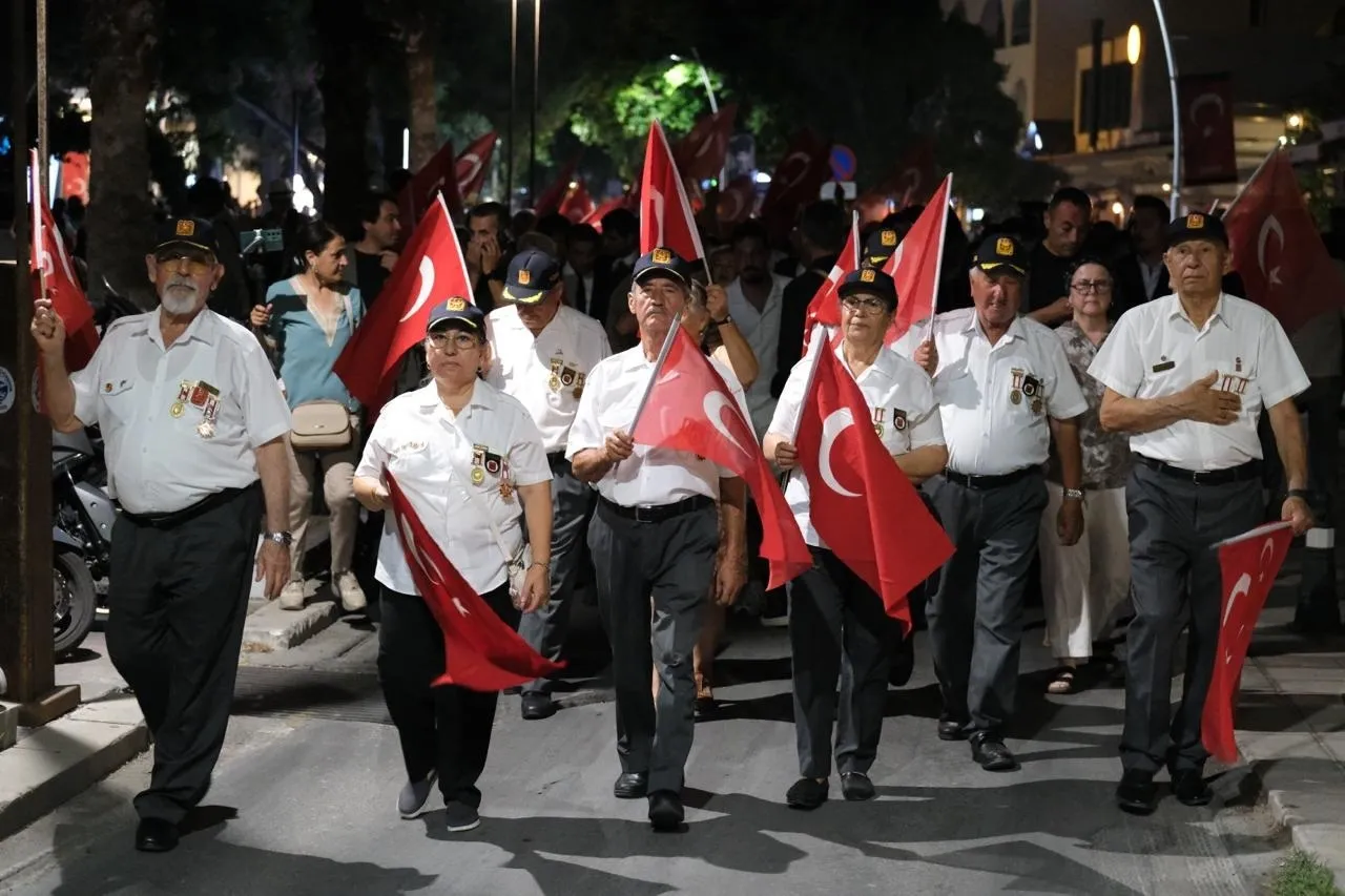 Bodrum 15 Temmuz için kortejle yürüdü