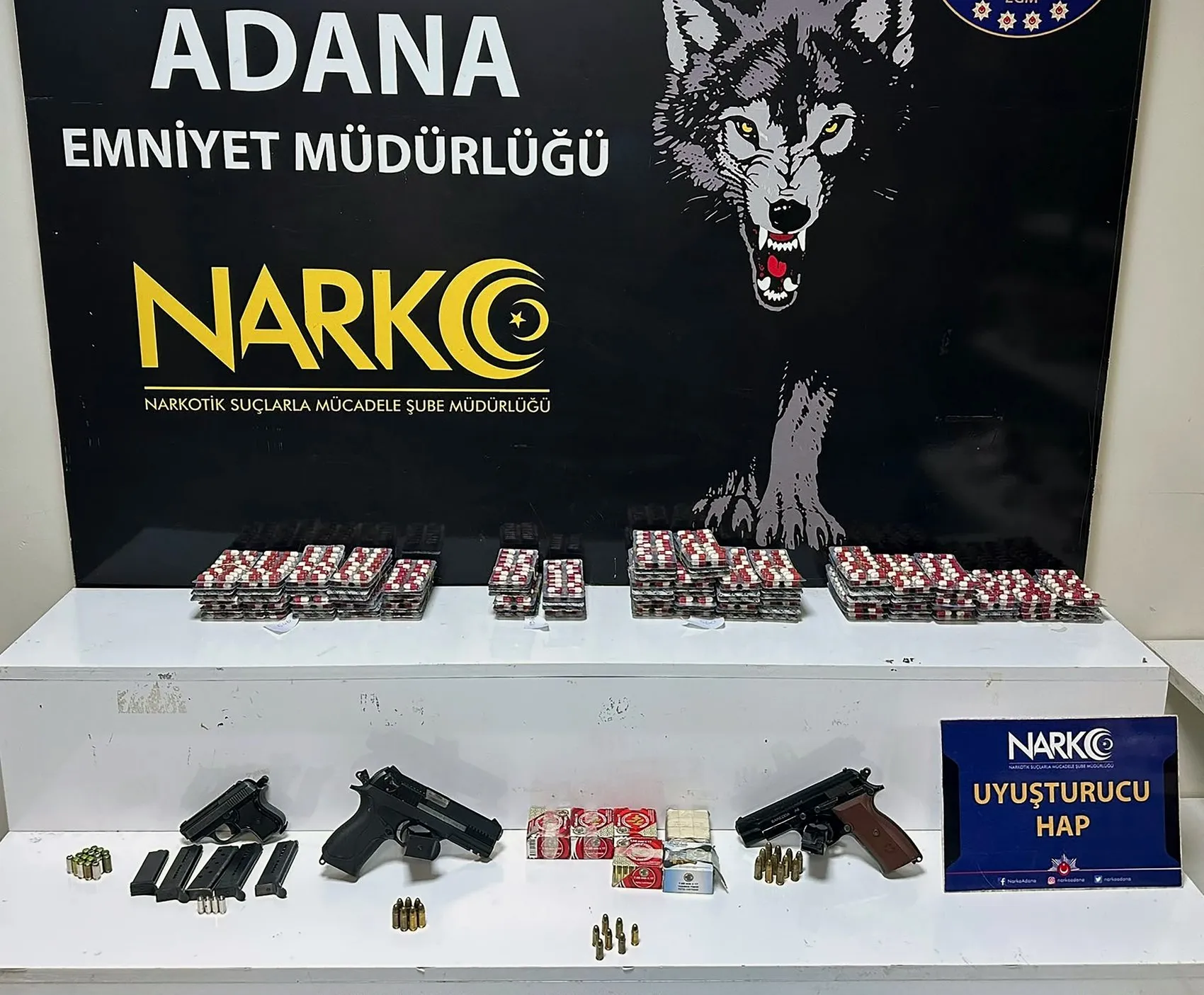 Adana’da uyuşturucu baskını Tavana saklanan binlerce hapa el konuldu