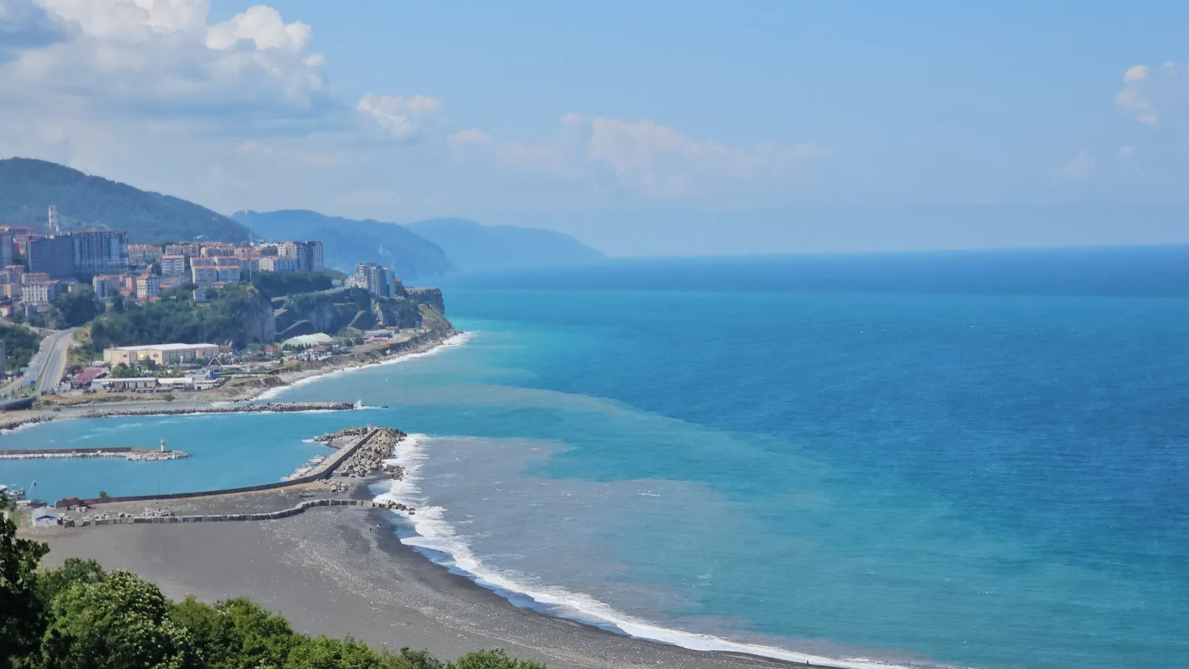 Zonguldak kıyılarında deniz iki gündür çamura büründü