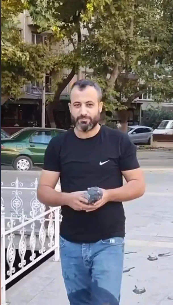 Malatya’da bir vatandaş kanaldan kurtardığı güvercine yuva oldu