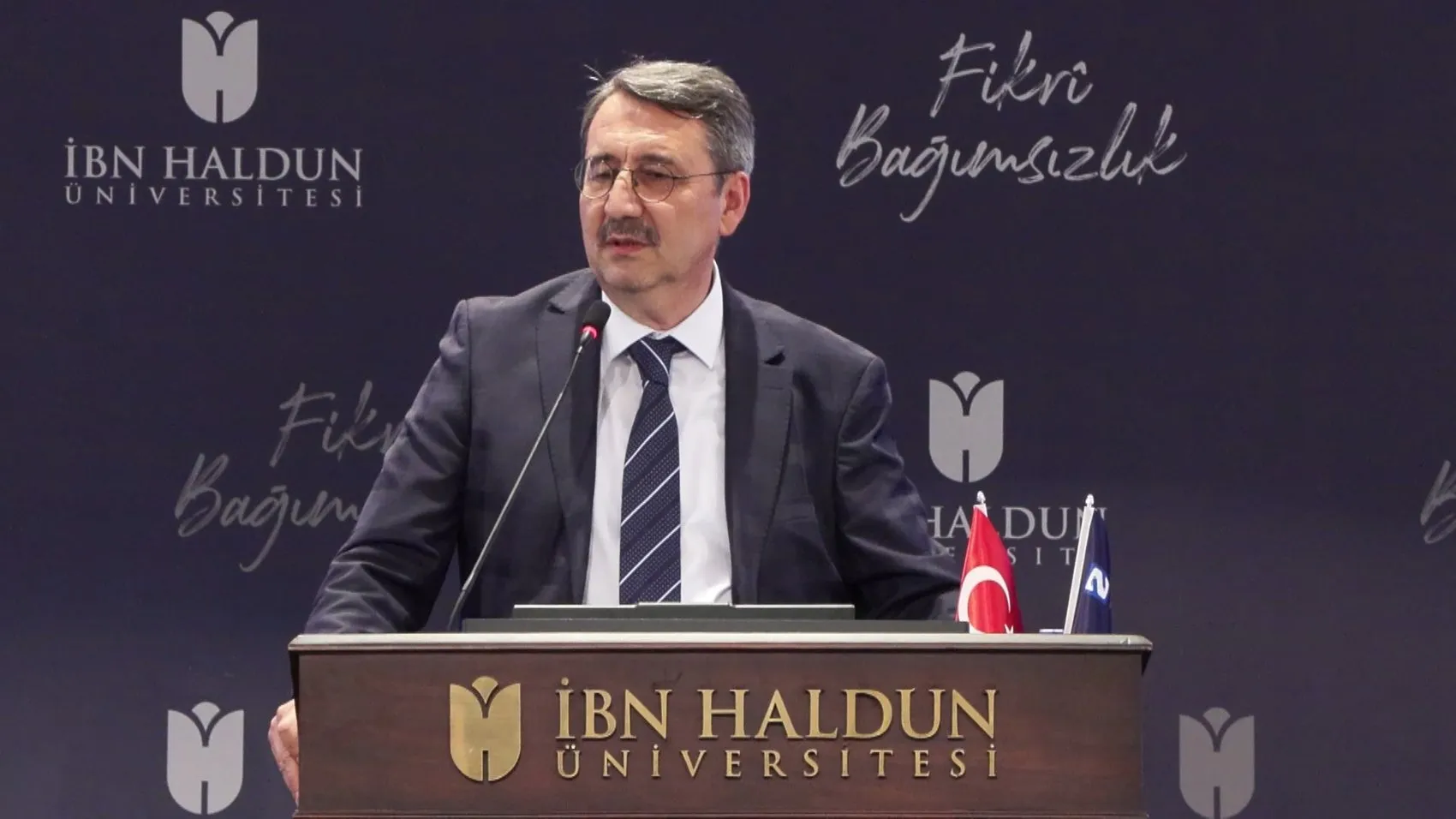 İbn Haldun Üniversitesi'nden yapay zeka destekli eğitim hamlesi
